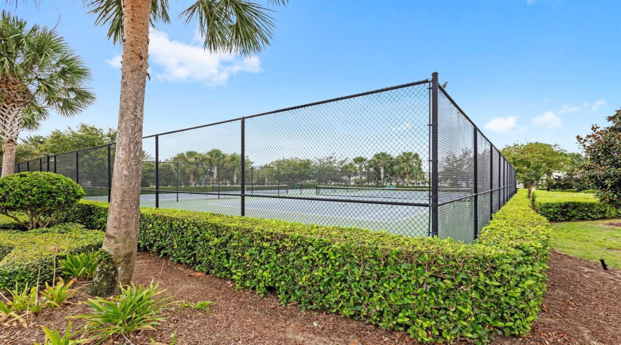 Kissimmee, Florida 34747, 5 Bedrooms Bedrooms, ,4 Bathroomsbathrooms,Residential,For Sale,Marker,Mfro6305490