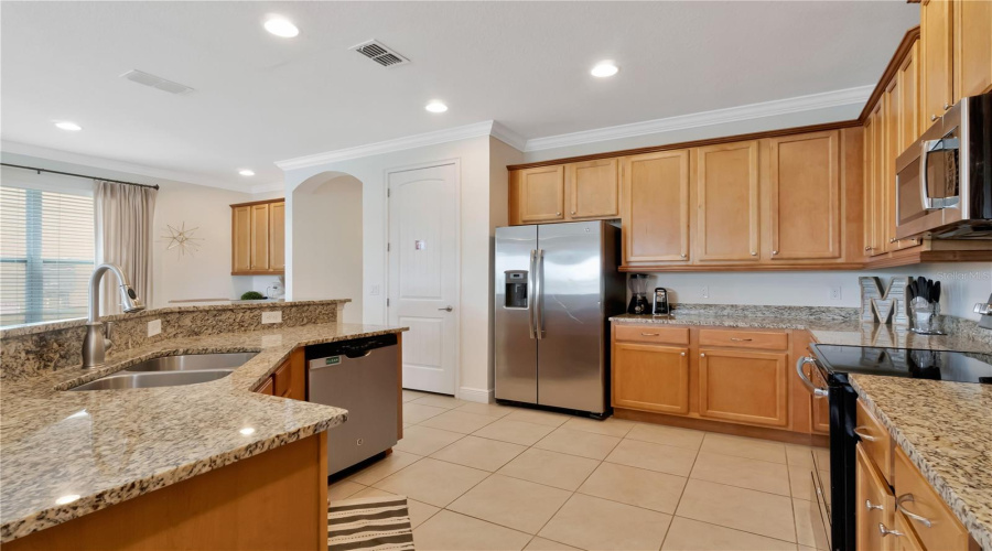 Kissimmee, Florida 34747, 5 Bedrooms Bedrooms, ,4 Bathroomsbathrooms,Residential,For Sale,Marker,Mfro6305490