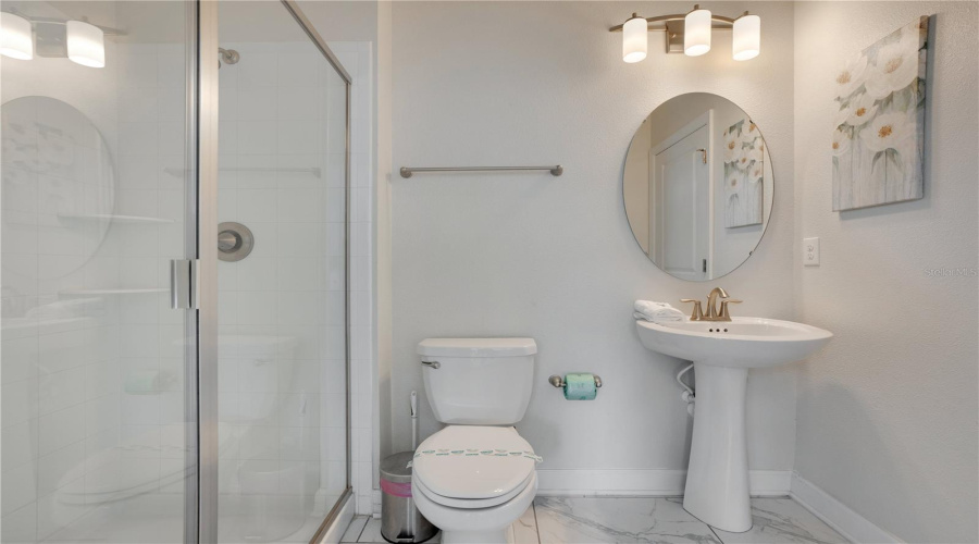 Davenport, Florida 33896, 6 Bedrooms Bedrooms, ,6 Bathroomsbathrooms,Residential,For Sale,Stinger,Mfro6305572