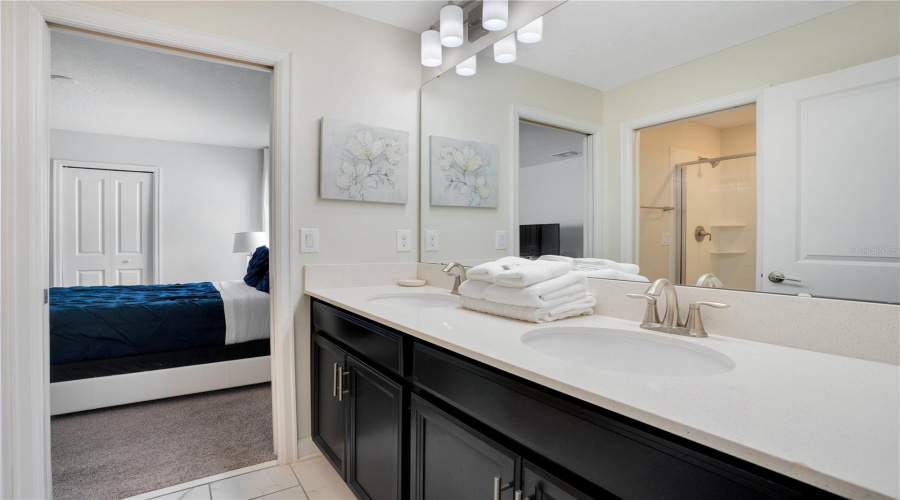 Davenport, Florida 33896, 6 Bedrooms Bedrooms, ,6 Bathroomsbathrooms,Residential,For Sale,Stinger,Mfro6305572