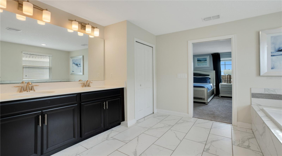 Davenport, Florida 33896, 6 Bedrooms Bedrooms, ,6 Bathroomsbathrooms,Residential,For Sale,Stinger,Mfro6305572