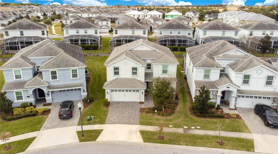 Davenport, Florida 33896, 6 Bedrooms Bedrooms, ,6 Bathroomsbathrooms,Residential,For Sale,Stinger,Mfro6305572