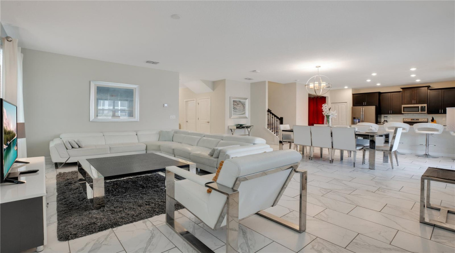 Davenport, Florida 33896, 6 Bedrooms Bedrooms, ,6 Bathroomsbathrooms,Residential,For Sale,Stinger,Mfro6305572