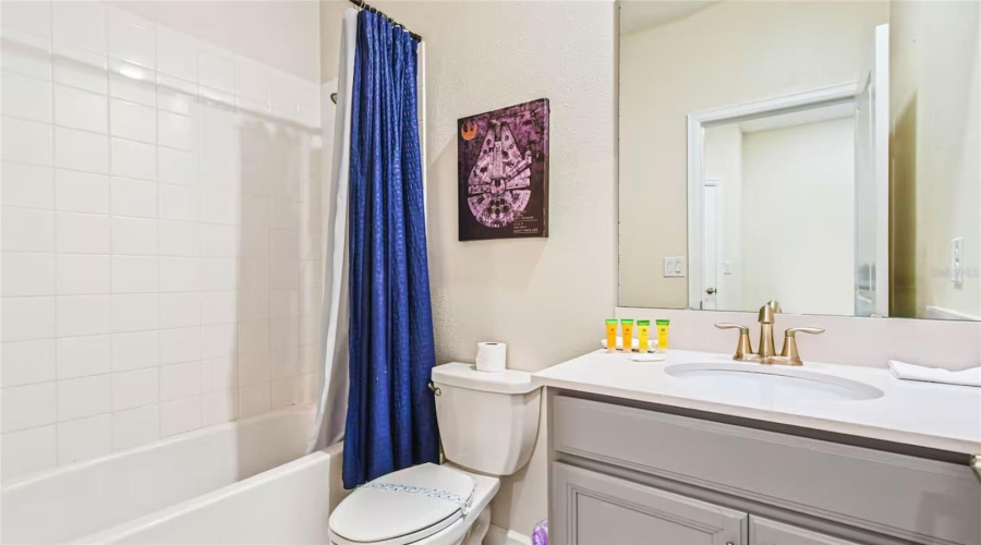 Kissimmee, Florida 34746, 5 Bedrooms Bedrooms, ,5 Bathroomsbathrooms,Residential,For Sale,Punctuation,Mfro6305622