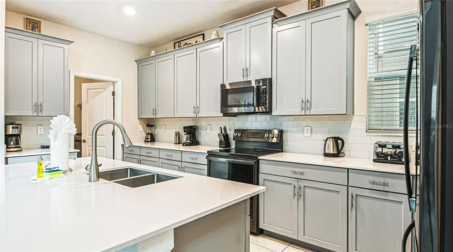 Kissimmee, Florida 34746, 5 Bedrooms Bedrooms, ,5 Bathroomsbathrooms,Residential,For Sale,Punctuation,Mfro6305622