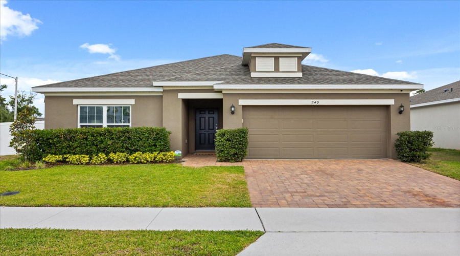 Davenport, Florida 33837, 4 Bedrooms Bedrooms, ,2 Bathroomsbathrooms,Residential,For Sale,Avenal,Mfro6304577
