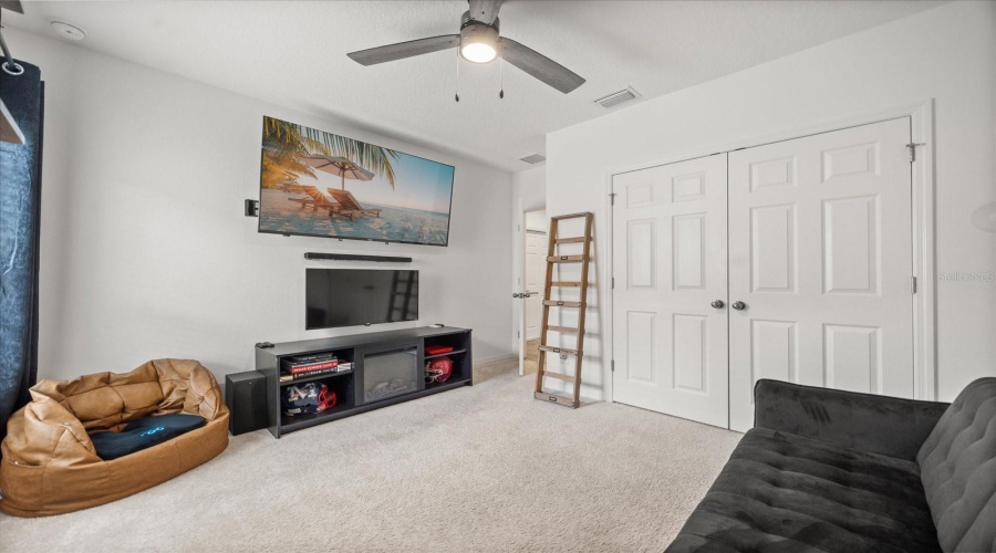 Davenport, Florida 33837, 4 Bedrooms Bedrooms, ,2 Bathroomsbathrooms,Residential,For Sale,Avenal,Mfro6304577
