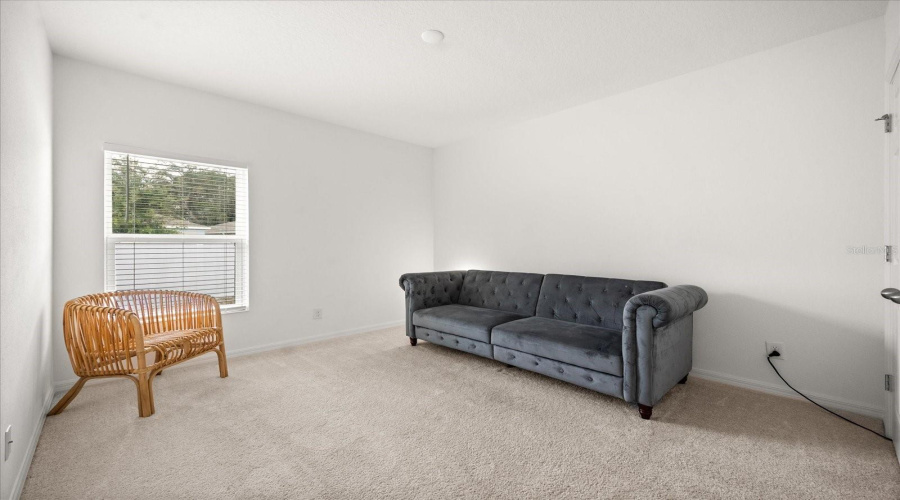 Davenport, Florida 33837, 4 Bedrooms Bedrooms, ,2 Bathroomsbathrooms,Residential,For Sale,Avenal,Mfro6304577