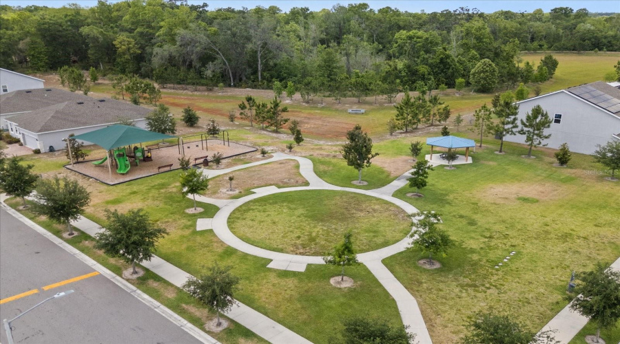 Davenport, Florida 33837, 4 Bedrooms Bedrooms, ,2 Bathroomsbathrooms,Residential,For Sale,Avenal,Mfro6304577