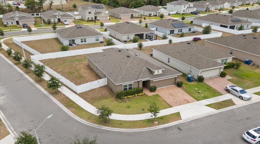Davenport, Florida 33837, 4 Bedrooms Bedrooms, ,2 Bathroomsbathrooms,Residential,For Sale,Avenal,Mfro6304577