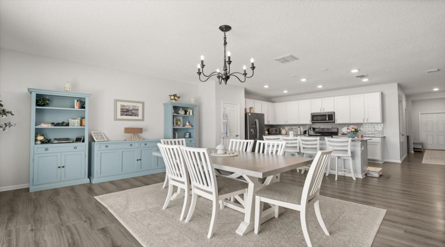 Kissimmee, Florida 34746, 5 Bedrooms Bedrooms, ,4 Bathroomsbathrooms,Residential,For Sale,Bluff Oak,Mfro6305044