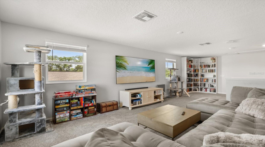 Kissimmee, Florida 34746, 5 Bedrooms Bedrooms, ,4 Bathroomsbathrooms,Residential,For Sale,Bluff Oak,Mfro6305044