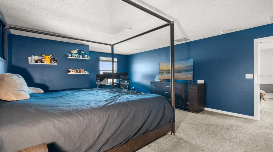 Kissimmee, Florida 34746, 5 Bedrooms Bedrooms, ,4 Bathroomsbathrooms,Residential,For Sale,Bluff Oak,Mfro6305044