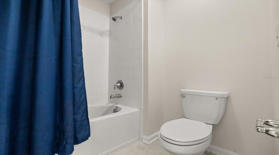 Kissimmee, Florida 34746, 5 Bedrooms Bedrooms, ,4 Bathroomsbathrooms,Residential,For Sale,Bluff Oak,Mfro6305044