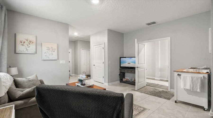 Kissimmee, Florida 34746, 5 Bedrooms Bedrooms, ,4 Bathroomsbathrooms,Residential,For Sale,Bluff Oak,Mfro6305044