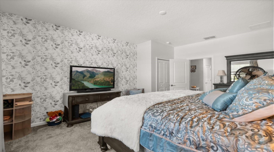 Kissimmee, Florida 34746, 5 Bedrooms Bedrooms, ,4 Bathroomsbathrooms,Residential,For Sale,Bluff Oak,Mfro6305044