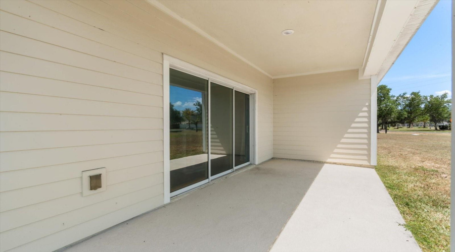 Kissimmee, Florida 34746, 5 Bedrooms Bedrooms, ,4 Bathroomsbathrooms,Residential,For Sale,Bluff Oak,Mfro6305044