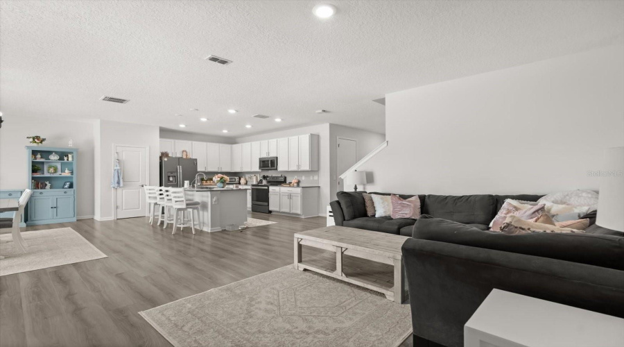 Kissimmee, Florida 34746, 5 Bedrooms Bedrooms, ,4 Bathroomsbathrooms,Residential,For Sale,Bluff Oak,Mfro6305044