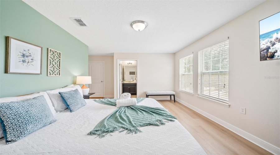Davenport, Florida 33837, 6 Bedrooms Bedrooms, ,4 Bathroomsbathrooms,Residential,For Sale,Oakbourne,Mfro6305379