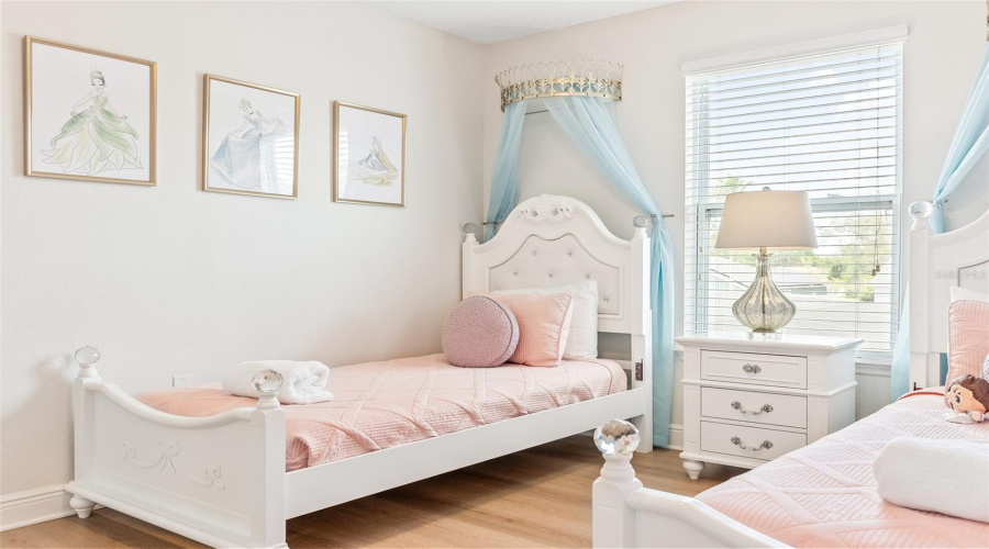 Davenport, Florida 33837, 6 Bedrooms Bedrooms, ,4 Bathroomsbathrooms,Residential,For Sale,Oakbourne,Mfro6305379