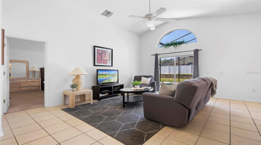 High Ceilings, Natural Light