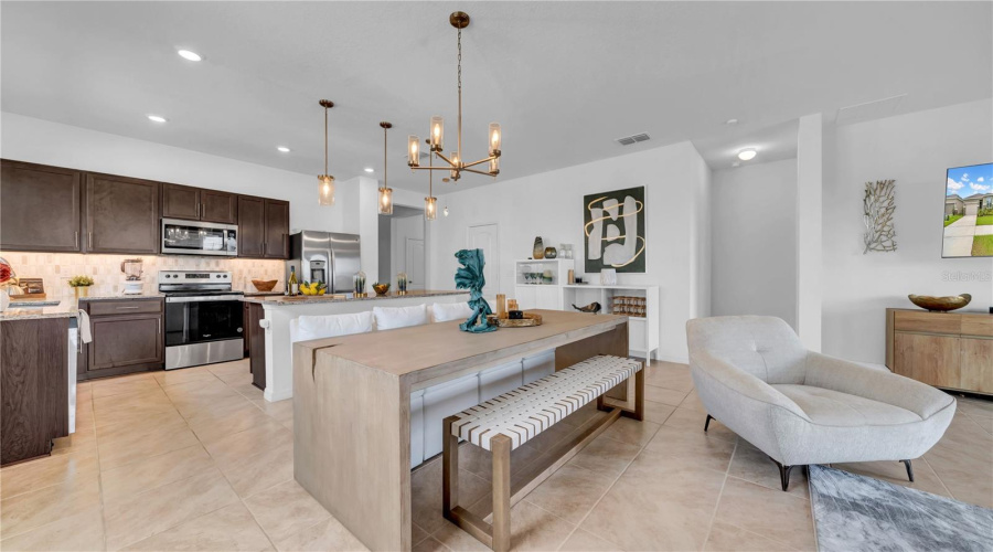 Davenport, Florida 33896, 4 Bedrooms Bedrooms, ,2 Bathroomsbathrooms,Residential,For Sale,Overpool,Mfro6305193