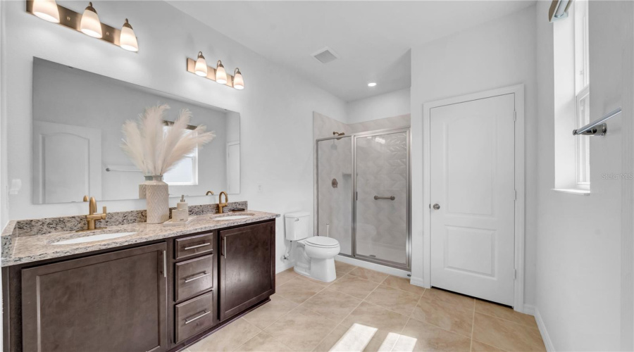 Davenport, Florida 33896, 4 Bedrooms Bedrooms, ,2 Bathroomsbathrooms,Residential,For Sale,Overpool,Mfro6305193