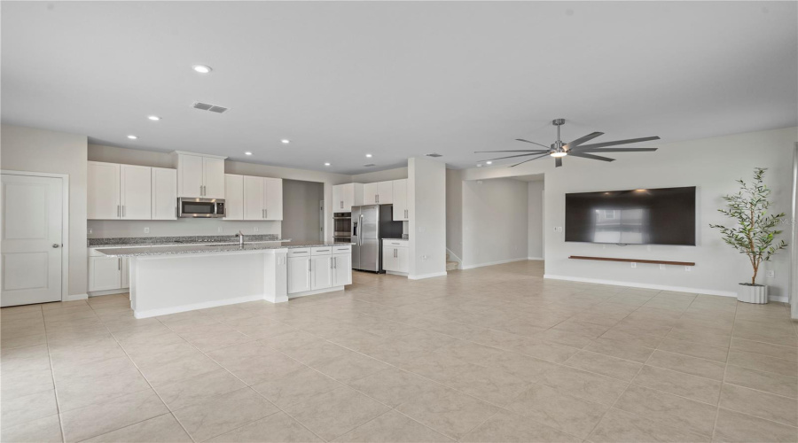 Davenport, Florida 33837, 4 Bedrooms Bedrooms, ,3 Bathroomsbathrooms,Residential,For Sale,Eucalyptus,Mfro6305664