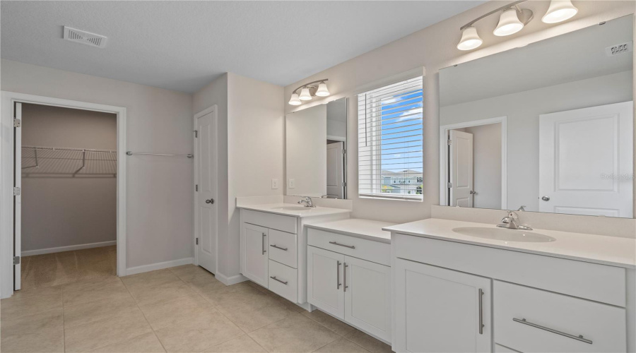 Davenport, Florida 33837, 4 Bedrooms Bedrooms, ,3 Bathroomsbathrooms,Residential,For Sale,Eucalyptus,Mfro6305664