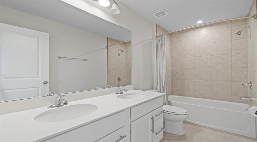 Davenport, Florida 33837, 4 Bedrooms Bedrooms, ,3 Bathroomsbathrooms,Residential,For Sale,Eucalyptus,Mfro6305664