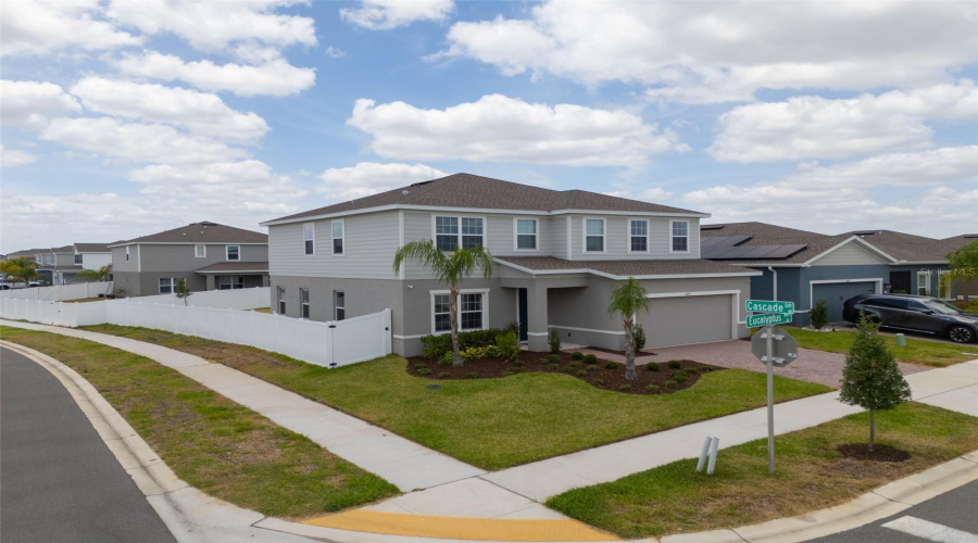 Davenport, Florida 33837, 4 Bedrooms Bedrooms, ,3 Bathroomsbathrooms,Residential,For Sale,Eucalyptus,Mfro6305664