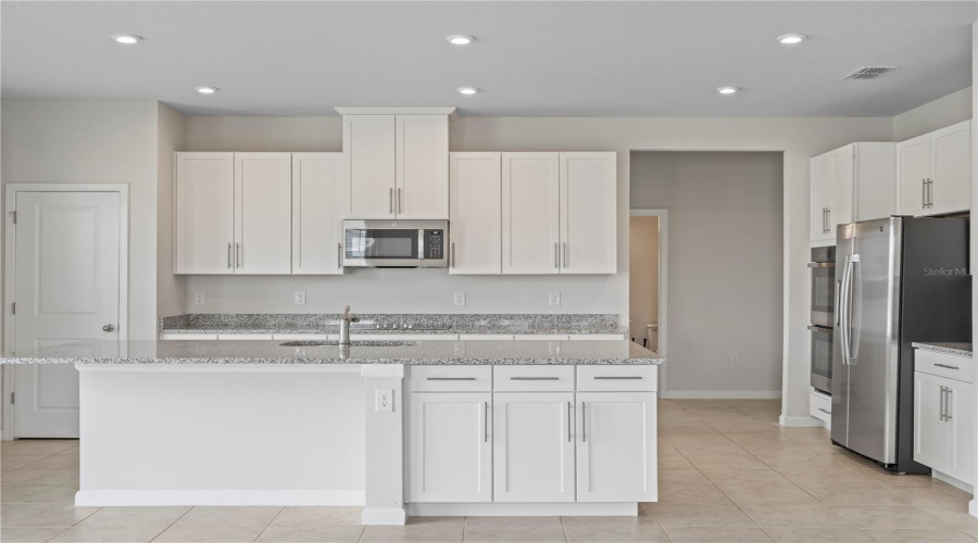 Davenport, Florida 33837, 4 Bedrooms Bedrooms, ,3 Bathroomsbathrooms,Residential,For Sale,Eucalyptus,Mfro6305664