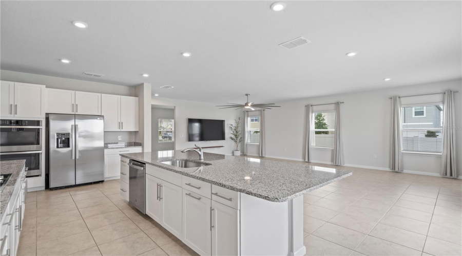 Davenport, Florida 33837, 4 Bedrooms Bedrooms, ,3 Bathroomsbathrooms,Residential,For Sale,Eucalyptus,Mfro6305664
