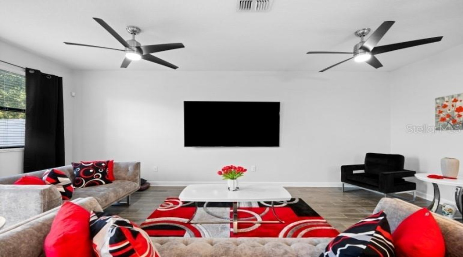 Davenport, Florida 33896, 3 Bedrooms Bedrooms, ,2 Bathroomsbathrooms,Residential,For Sale,Sandwedge,Mfrs5126064