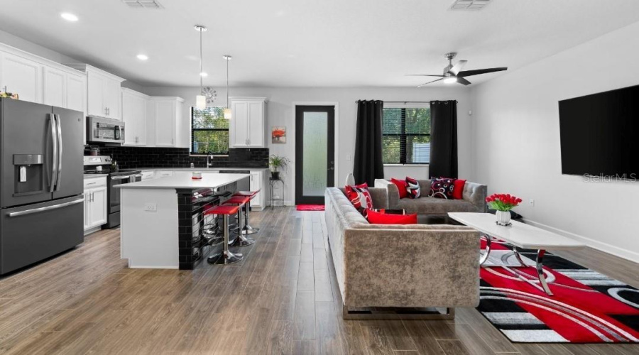 Davenport, Florida 33896, 3 Bedrooms Bedrooms, ,2 Bathroomsbathrooms,Residential,For Sale,Sandwedge,Mfrs5126064