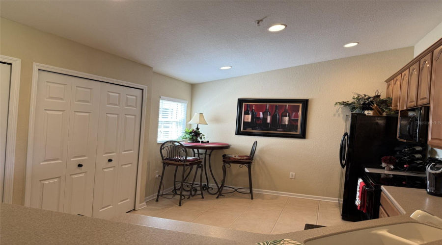 There Is A Nice Eating Area In The Kitchen