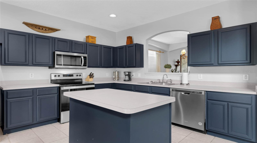 Kissimmee, Florida 34747, 7 Bedrooms Bedrooms, ,4 Bathroomsbathrooms,Residential,For Sale,La Isla,Mfrtb8381765