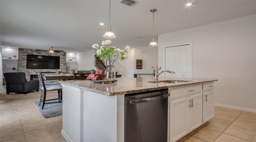 Davenport, Florida 33837, 4 Bedrooms Bedrooms, ,3 Bathroomsbathrooms,Residential,For Sale,Aria,Mfro6305855