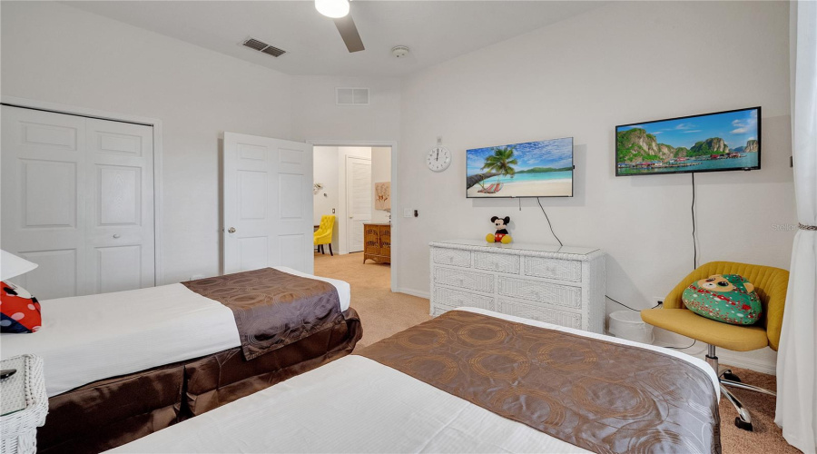 DAVENPORT, Florida 33837, 3 Bedrooms Bedrooms, ,2 BathroomsBathrooms,Residential,For Sale,RUM RUN,0,MFRO6305721