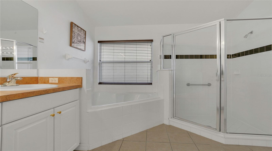 Davenport, Florida 33897, 4 Bedrooms Bedrooms, ,3 Bathroomsbathrooms,Residential,For Sale,Bridgewater,Mfrs5126187