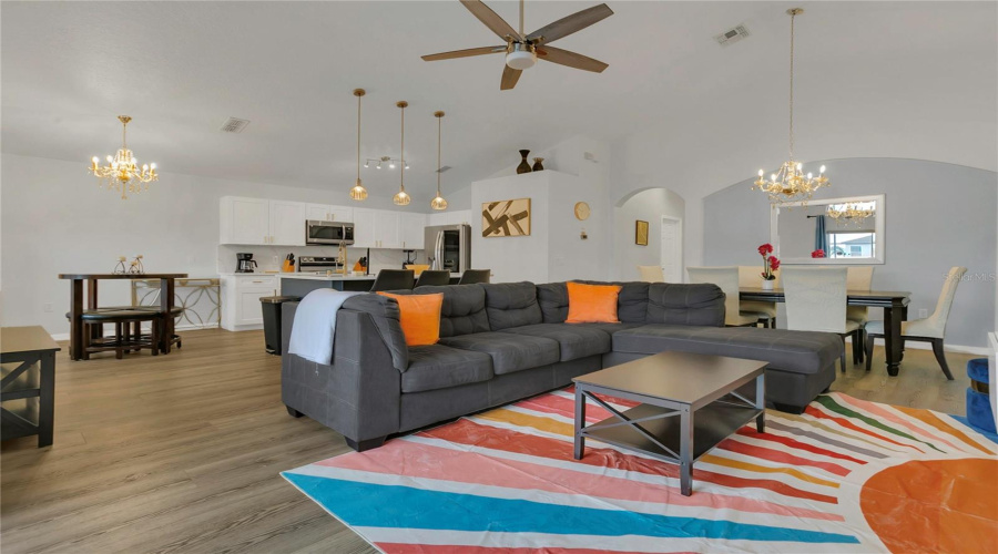 Davenport, Florida 33897, 4 Bedrooms Bedrooms, ,3 Bathroomsbathrooms,Residential,For Sale,Bridgewater,Mfrs5126187