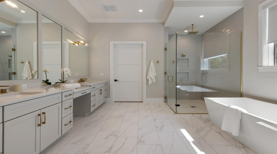 Orlando, Florida 32836, 5 Bedrooms Bedrooms, ,4 Bathroomsbathrooms,Residential,For Sale,Sheen Sound,Mfro6305805
