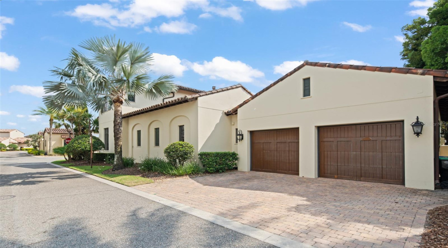 Golden Oak, Florida 32836, 4 Bedrooms Bedrooms, ,4 Bathroomsbathrooms,Residential,For Sale,Lounsberry,Mfro6304564
