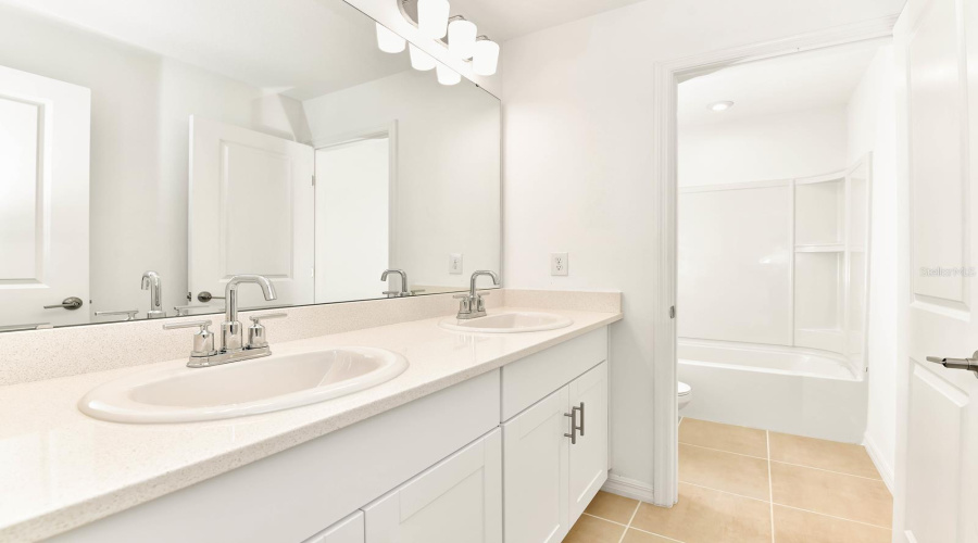 Davenport, Florida 33897, 5 Bedrooms Bedrooms, ,3 Bathroomsbathrooms,Residential,For Sale,Vellacito,Mfro6306086