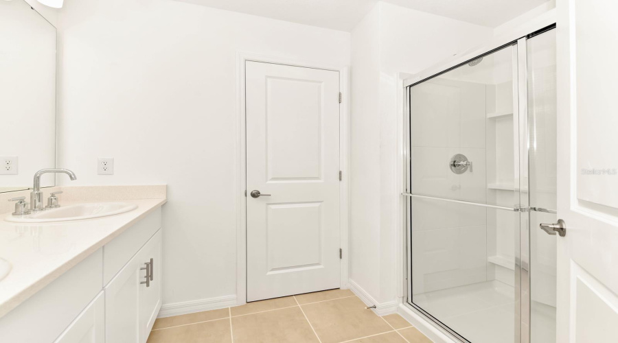 Davenport, Florida 33897, 5 Bedrooms Bedrooms, ,3 Bathroomsbathrooms,Residential,For Sale,Vellacito,Mfro6306086