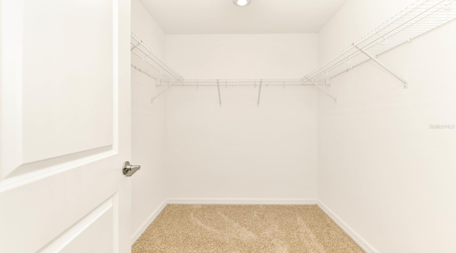 Davenport, Florida 33897, 5 Bedrooms Bedrooms, ,3 Bathroomsbathrooms,Residential,For Sale,Vellacito,Mfro6306086