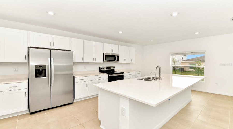 Davenport, Florida 33897, 5 Bedrooms Bedrooms, ,3 Bathroomsbathrooms,Residential,For Sale,Vellacito,Mfro6306086