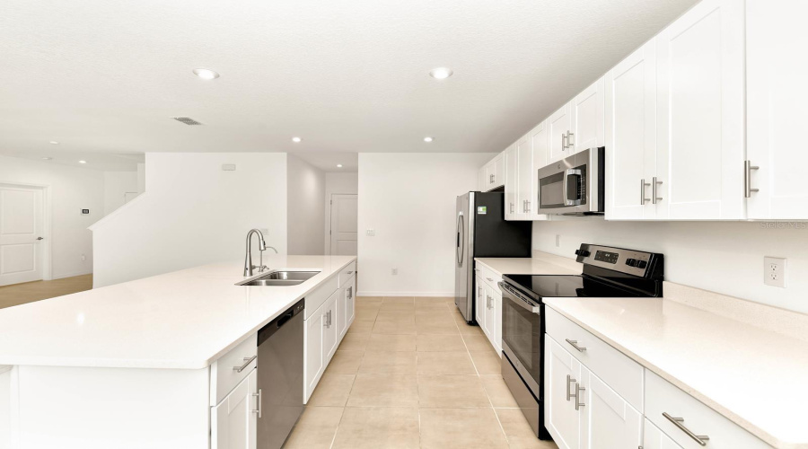 Davenport, Florida 33897, 5 Bedrooms Bedrooms, ,3 Bathroomsbathrooms,Residential,For Sale,Vellacito,Mfro6306086