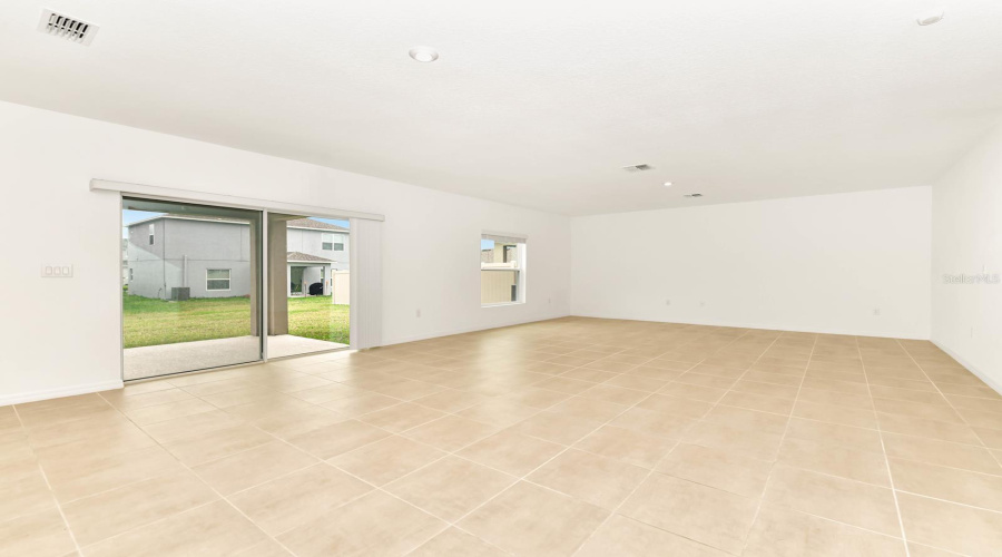 Davenport, Florida 33897, 5 Bedrooms Bedrooms, ,3 Bathroomsbathrooms,Residential,For Sale,Vellacito,Mfro6306086