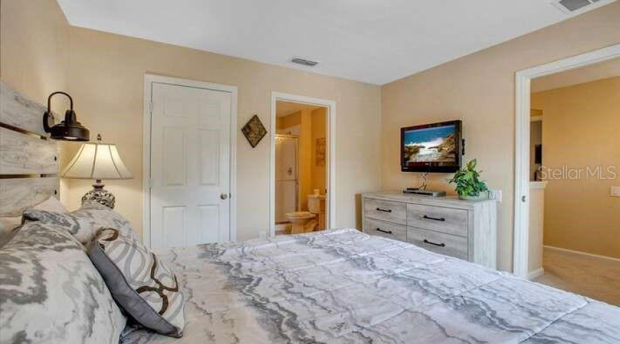 Kissimmee, Florida 34747, 6 Bedrooms Bedrooms, ,4 Bathroomsbathrooms,Residential,For Sale,Daulby,Mfro6305808